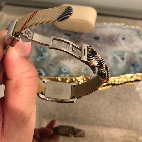❤️🖤Burberry Watch🖤❤️ - Picture 6 of 10
